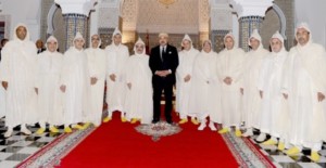 الملك محمد السادس في صورة تذكارية مع رؤساء الجهات