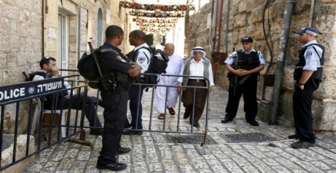 إسرائيل تفرض حواجزا على مداخل الأحياء الفلسطينية في القدس