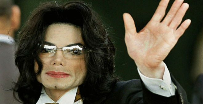 شركة تسجيلات تعترف أن 3 أغاني لمايكل جاكسون مزورة!