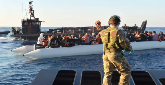 سفينة حربية بريطانية تلتحق بعملية «صوفيا» قبالة الساحل الليبي