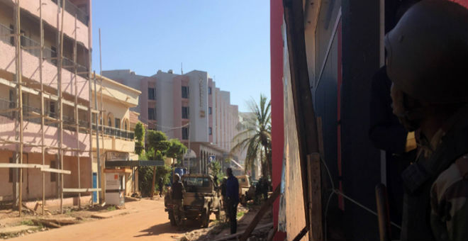 مغاربة ضمن رهائن فندق 
