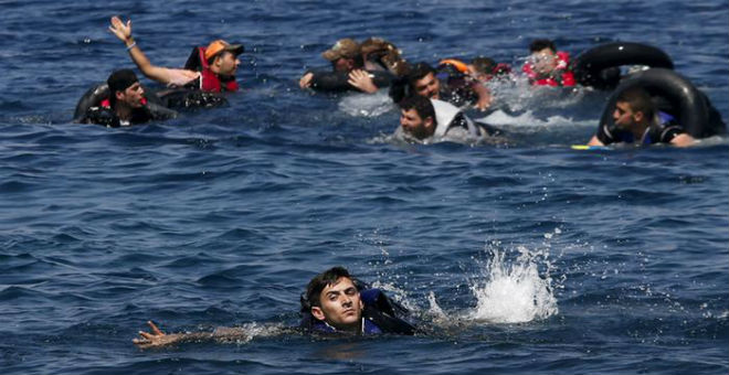 خفر السواحل اليوناني متهم بإغراق قوارب اللاجئين السوريين