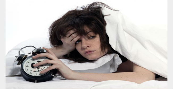 دراسة تكشف السبب وراء احتياج النساء للنوم فترة أطول