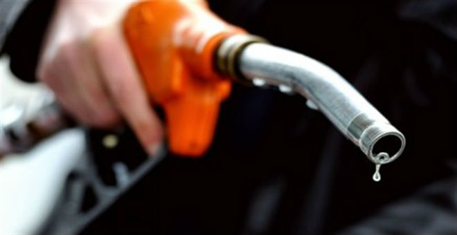 البرلمان الجزائري يقر الزيادات في أسعار الوقود