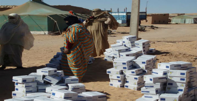 مصير المساعدات الإنسانية للصحراويين بتندوف يثير تساؤل الصحافة الإسبانية