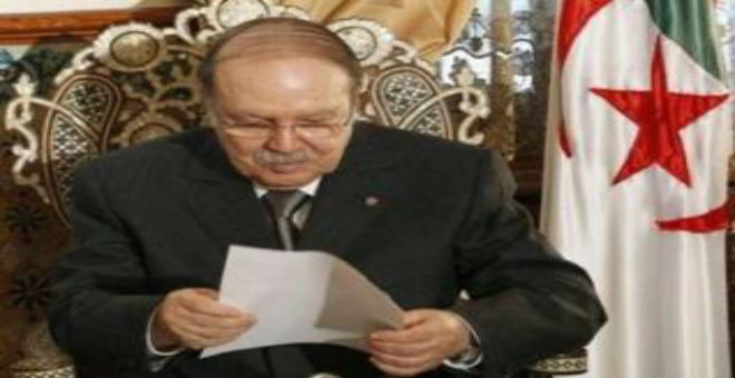 هل يمكن دستور بوتفليقة الجزائر من التصدي لتداعيات الأزمة؟