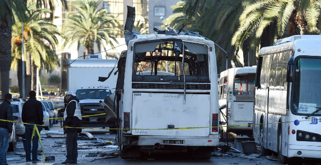 هل كان الأمن التونسي على علم باستهداف حافلة الحرس الرئاسي؟