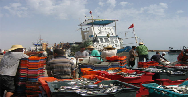 عودة صيادين تونسيين كانوا محتجزين في ليبيا إلى بلادهم