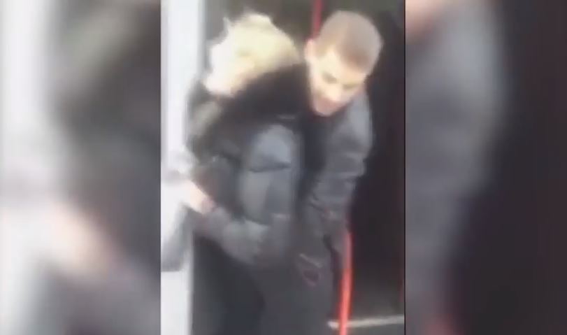 فيديو صادم لإمرأة روسية حامل وهي تطرد بعنف من الحافلة