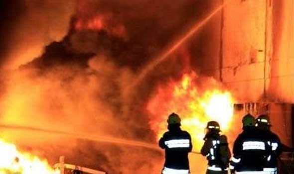 حريق يشب في شاحنتين بميناء البيضاء يستنفر السلطات
