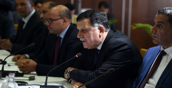 الأزمة المؤسساتية في ليبيا تتعمق بعد رفض البرلمان منح ثقته لحكومة السراج