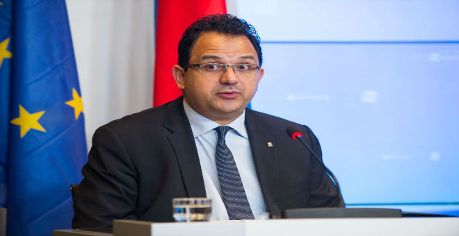 وزير التشغيل التونسي يدعو لنبذ التيئيس وإشاعة الأمل