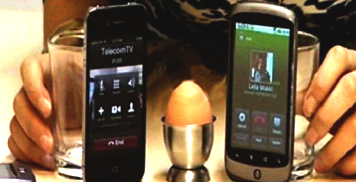 بالفيديو : هذا ما حدث عندما وضعوا بيضة بين هاتفين