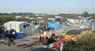 فض مخيم كالي للاجئين