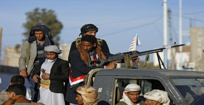 الحوثيون يتمردون على الهدنة باستهداف مواقع عسكرية