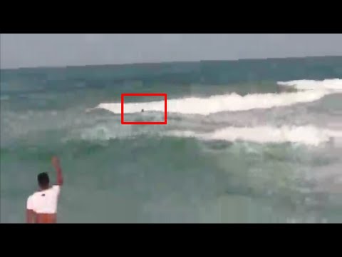 لحظة إنقاذ شاب من أمواج البحر في شاطئ ريستينكا سمير بتطوان