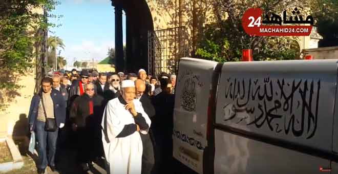 تشييع جنازة الفنان التشكيلي عبد اللطيف الزين بمقبرة الشهداء بالبيضاء