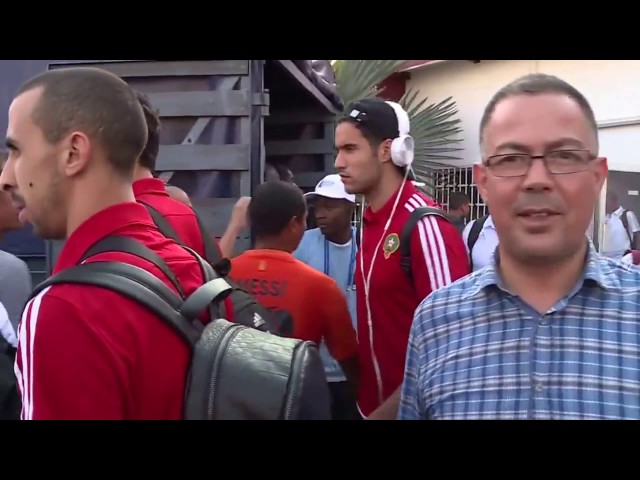 فيديو: الجالية المغربية مع المنتخب المغربي قبل الصعود إلى الحافلة التي أقلتهم إلى الفندق في مدينة بور جونتي .