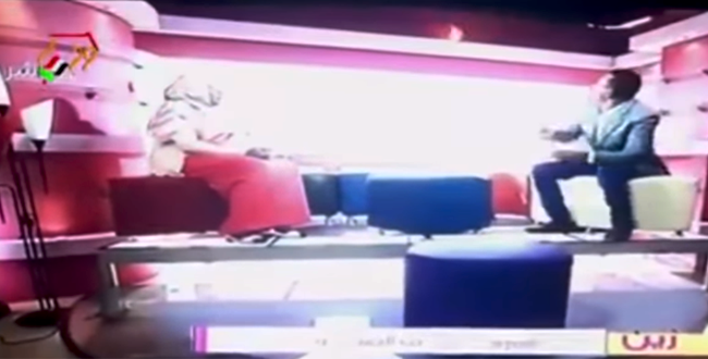 بالفيديو.. لحظة اشتعال قناة تلفزيونية سودانية 