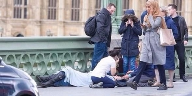 صورة فتاة محجبة خلال هجوم لندن تثير جدلا واسعا