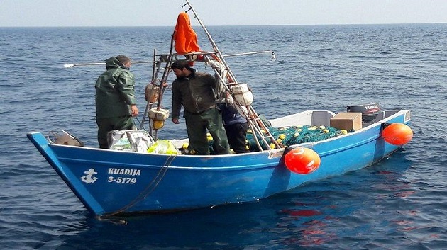 إنقاذ 4 صيادين مغاربة من الغرق قرب سواحل إسبانيا