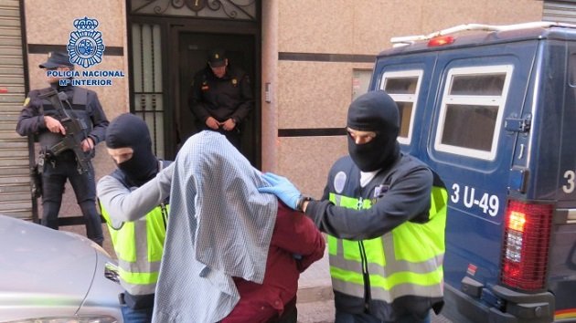 اعتقال مغربيين في مدريد بتهمة الإعداد للقيام بعمليات انتحارية