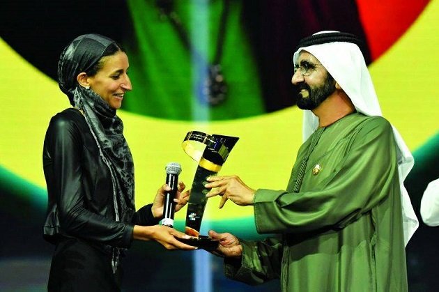 مغربية تفوز بالجائزة الأولى لصناع الأمل العربي بدبي