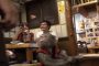 بالفيديو.. صاحب مقهى ياباني يوظف قرودا !!