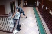 مغربي يسرق أموال المساجد بفرنسا في قبضة الأمن
