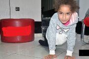 نداء استغاتة لمساعدة طفلة على العلاج بتركيا من مرض يمنعها من المشي