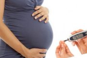 مخاطر تناول السكريات على صحة الحامل و جنينها