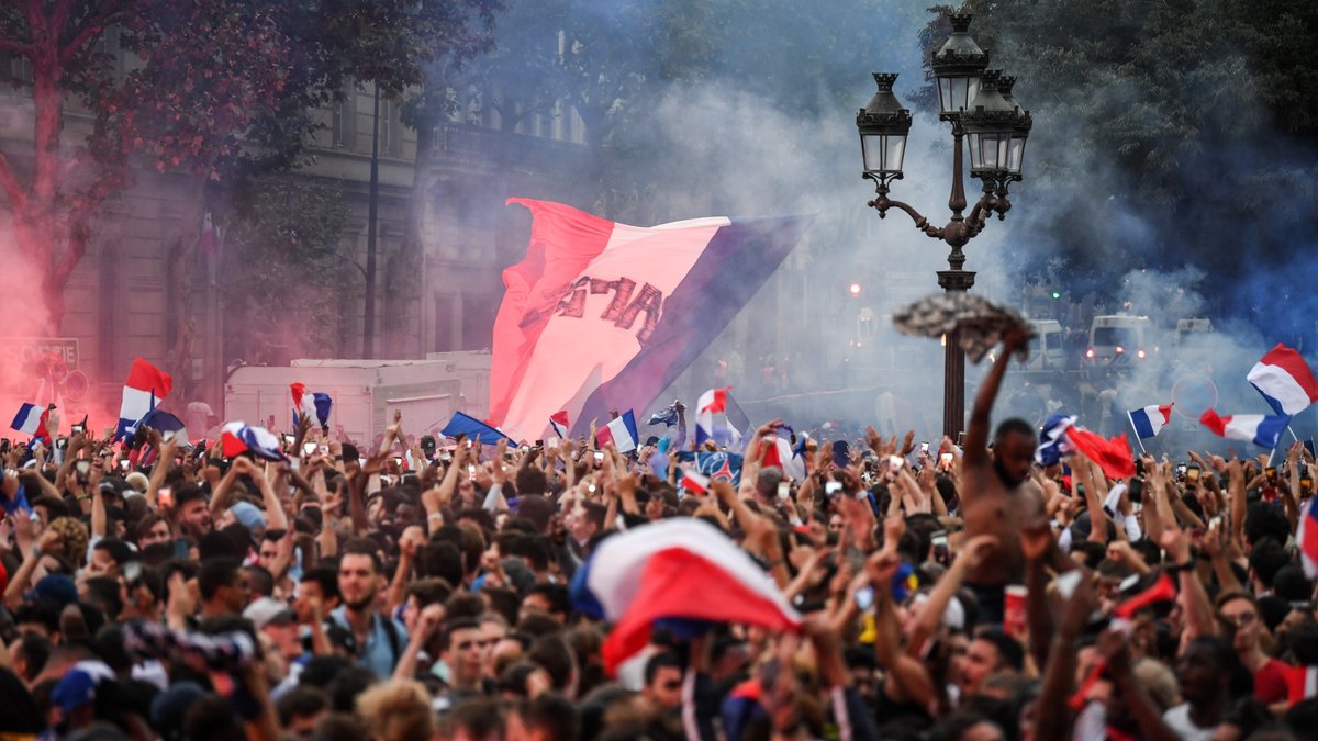 قتيلان و 292 موقوفا كحصيلة أولية لإحتفلات الجماهير الفرنسية