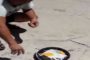 بالفيديو... طهي البيض تحت أشعة الشمس في الجزائر