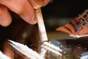 السجن النافذ لافراد شبكة دولية في الاتجار في الكوكايين ضمنها ضابط ب”الديستي”