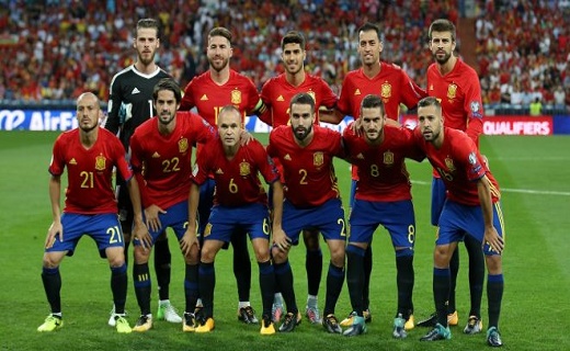 الاتحاد الإسباني يعود للبارصا لتعيين مدرب المنتخب