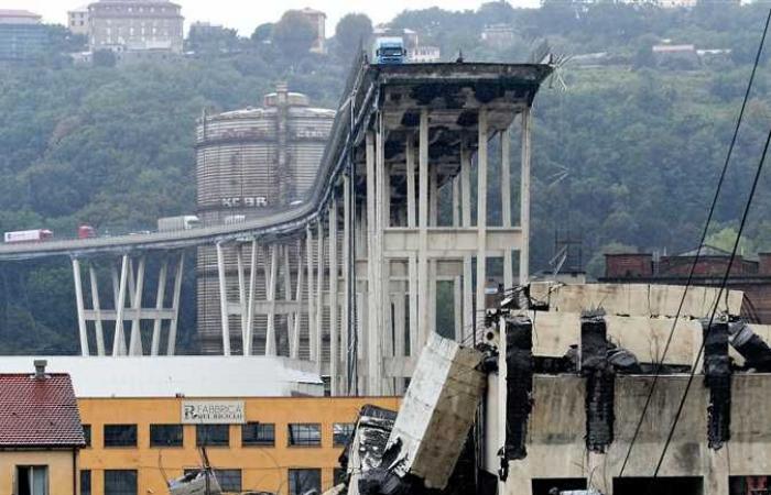 أخيرا.. الشركة المسؤولة عن صيانة ''جسر جنوى'' تعتذر وتتعهد بإعادة بنائه