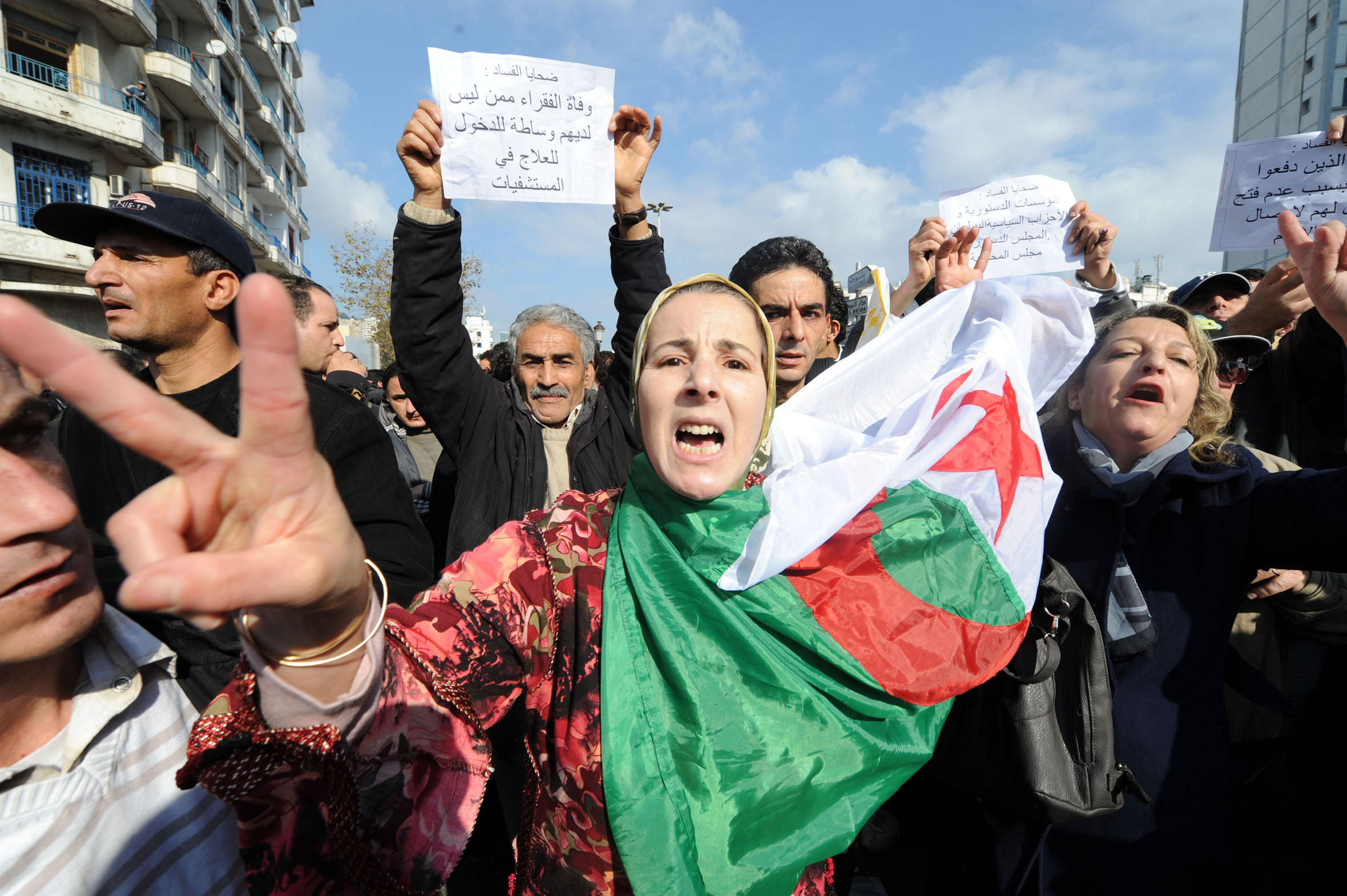 زعيم حزب جزائري: الوضع السياسي بالبلاد خرج عن السيطرة