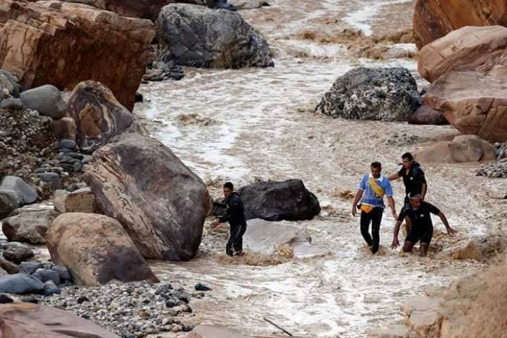 مقتل 11 شخصاً جراء السيول في الأردن (صور)
