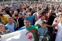 ملاعب الجزائر.. حضرت السياسة وتوارى السياسيون