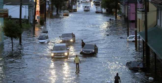 مقتل 10 أشخاص بسبب الفيضانات فى جزيرة صقلية