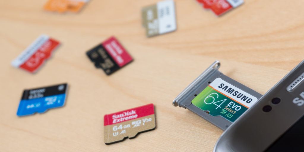 تصنيع أكبر بطاقة (microSD) في العالم