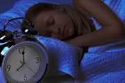 5 خطوات تسهل نوم الطفل مبكرا