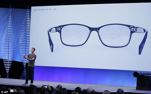 فيسبوك يطور نظارات ذكية تراقب محيط المستخدم