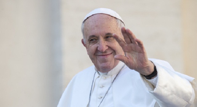 الفاتيكان يلغي زيارة البابا للعراق ويؤكد زيارته للمغرب في مارس المقبل
