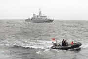 البحرية الملكية تنقذ قارب صيد يحمل 30 صيادا في طرفاية