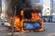 حرائق حافلات ''مدينة بيس'' تفجر غضب بيضاويين ضد مجلس العماري