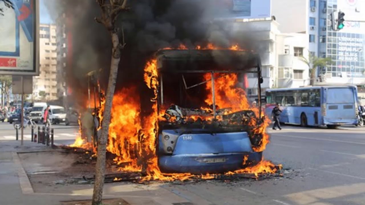 حرائق حافلات ''مدينة بيس'' تفجر غضب بيضاويين ضد مجلس العماري
