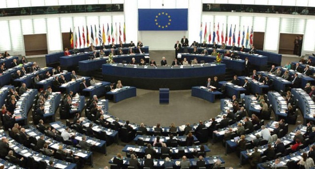 البرلمان الأوروبي يخضغ لضغوط إسبانيا حول ملف القاصرين