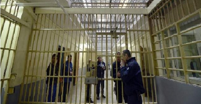 ترحيل معتقلي أحداث الحسيمة من سجن فاس إلى سجن كرسيف