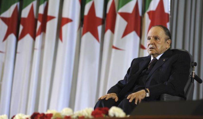 سياسي جزائري: بوتفليقة طلب مغادرة الحكم والرؤوس الكبيرة مقتنعة بعجزه